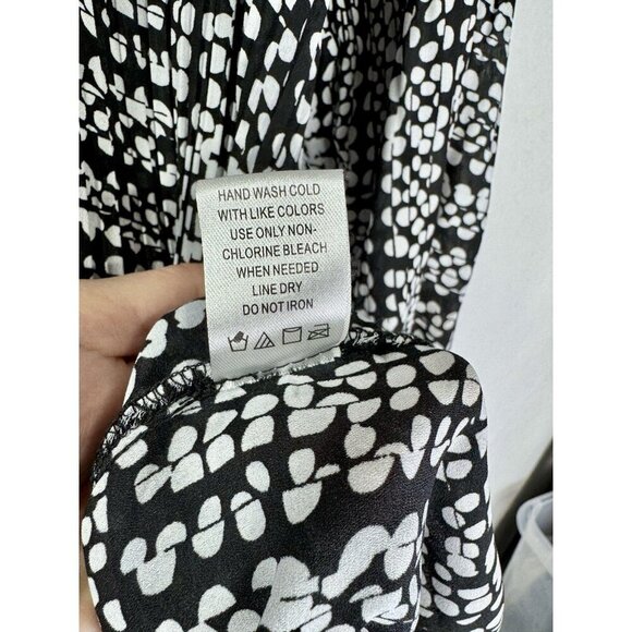 Sunny Leigh Tegan Dot Hilo Top Women’s 1X Black White Pleated 3/4 Sleeve Button - Picture 8 of 11